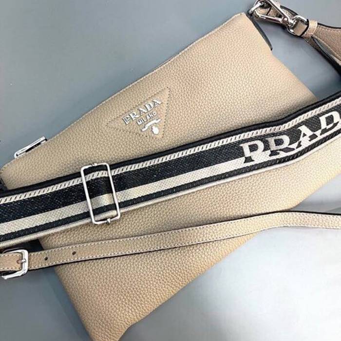 PRADA 1BH050 ダブルストラップ サイズ:30x19.5cm