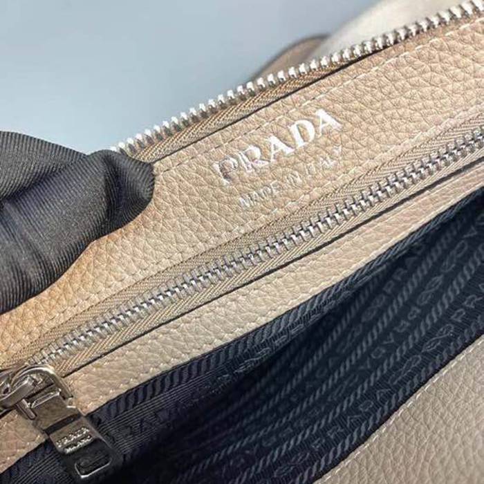 PRADA 1BH050 ダブルストラップ サイズ:30x19.5cm