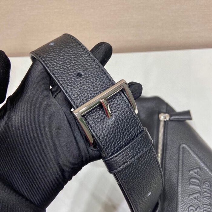 PRADA 2VZ098 胸バッグ サイズ:32x17x6.5cm