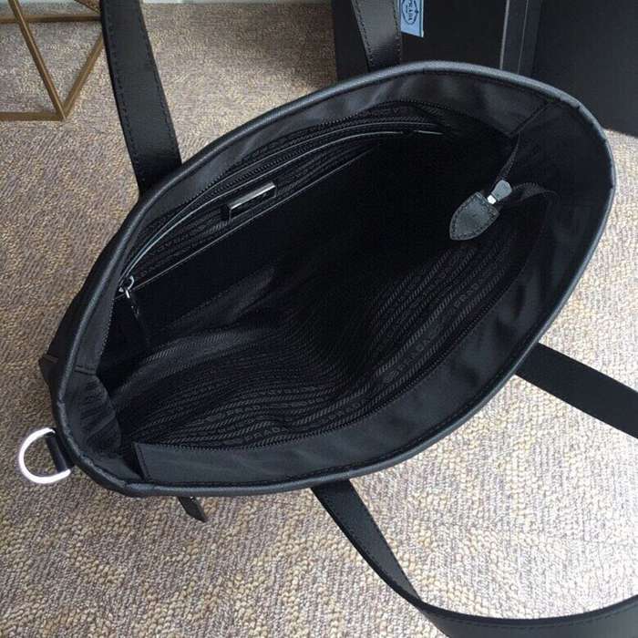 PRADA 2VG860 メンズバッグ サイズ:34x34.5cm