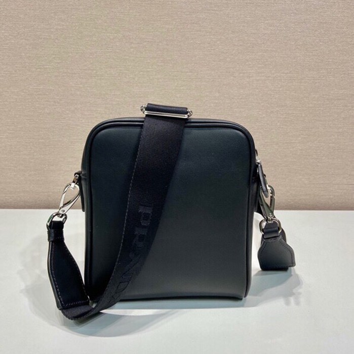 PRADA 2VH168 レザーショルダー サイズ:18.5x16cm