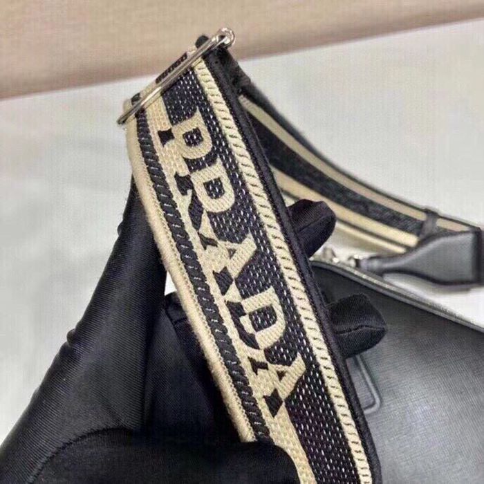 PRADA 2VH154 刺繍テープ斜め掛け サイズ:19x16x5.5cm