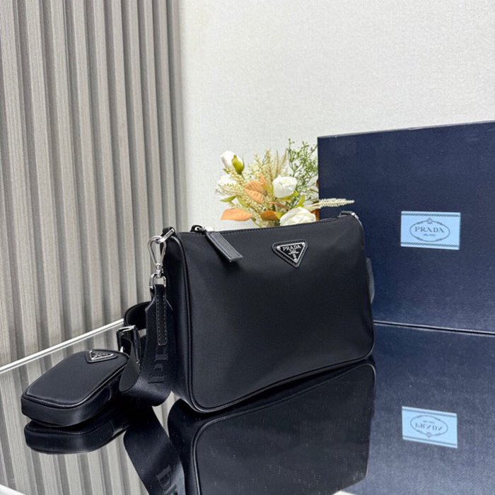PRADA 2VH113 3in1メンズバッグ サイズ:24x18.5cm