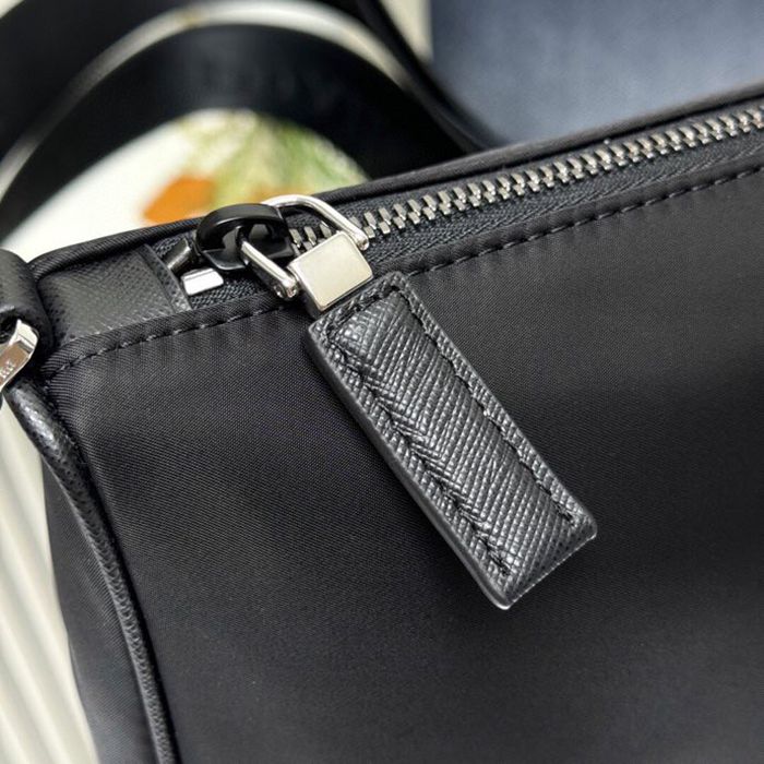 PRADA 2VH113 3in1メンズバッグ サイズ:24x18.5cm