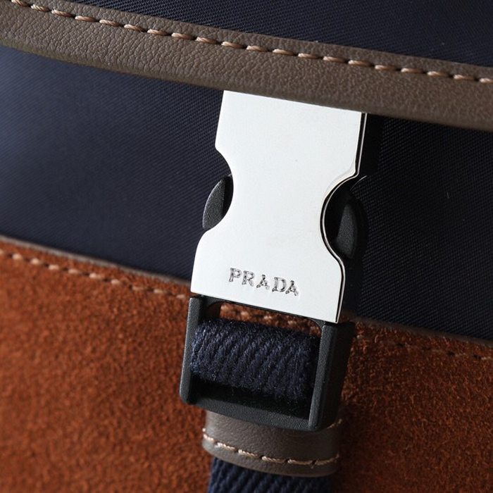 PRADA 2ZH194 スマホ胸バッグ サイズ:17x11.5x4.5cm