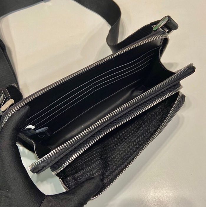 PRADA 2VH156A ウエストバッグ サイズ:21x13x2.5cm