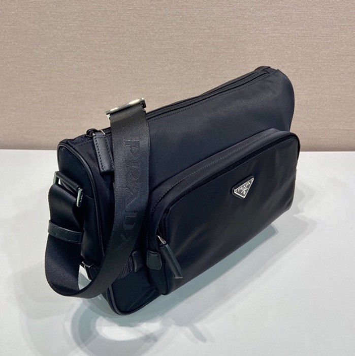 PRADA 2VH191 メッセンジャー 大 サイズ:35x22x12cm