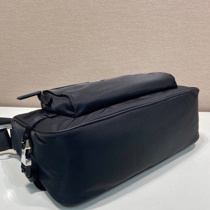PRADA 2VH191 メッセンジャー 大 サイズ:35x22x12cm