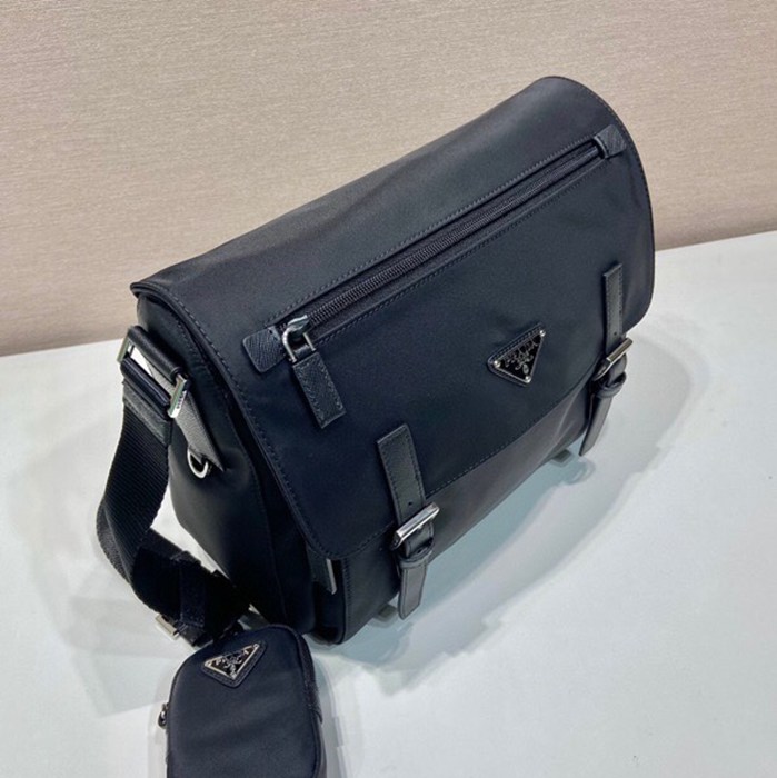 PRADA 1BD953B メッセンジャー エコラベル サイズ:27x20.5x12cm
