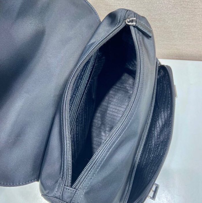 PRADA 1BD953B メッセンジャー エコラベル サイズ:27x20.5x12cm