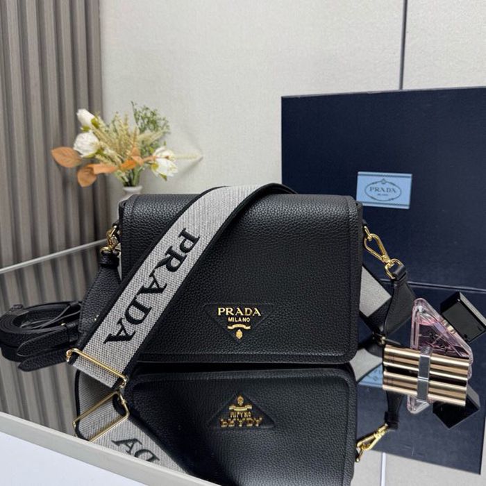 PRADA 1BD314 ダブルストラップ サイズ:23x15.5cm