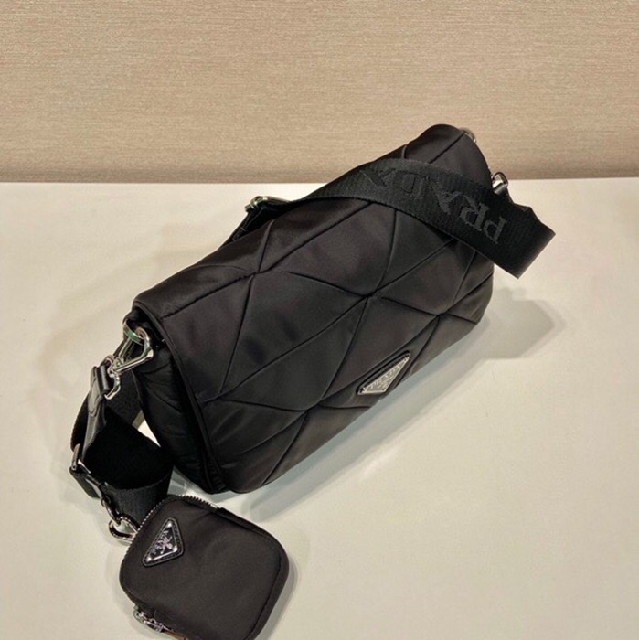 PRADA 1BD290 3in1中 サイズ:24x24x8.5cm