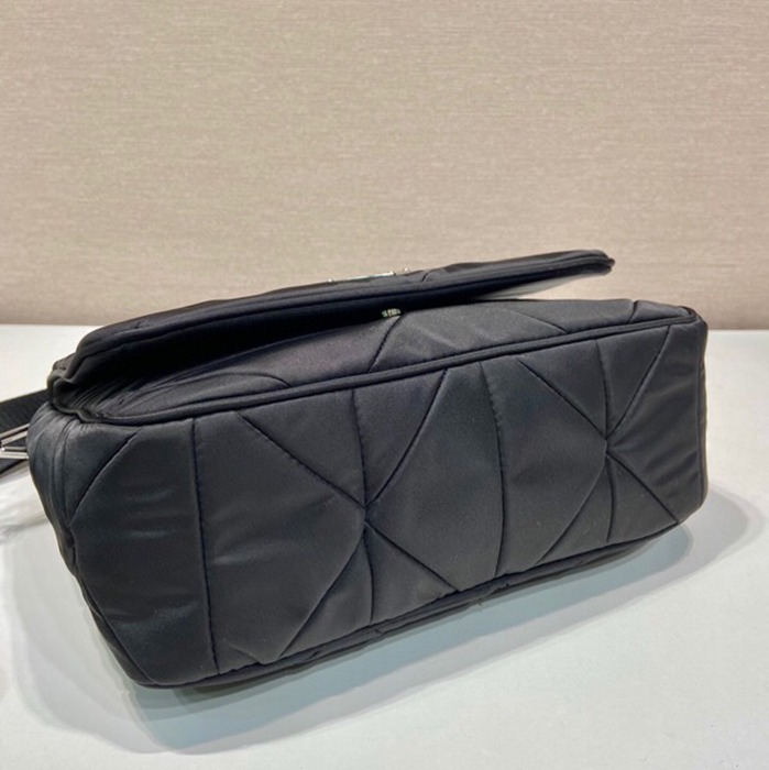 PRADA 1BD290 3in1中 サイズ:24x24x8.5cm