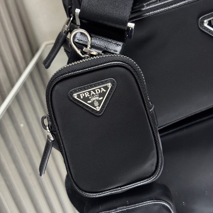 PRADA 2VH048 ナイロンショルダー サイズ:23x16cm