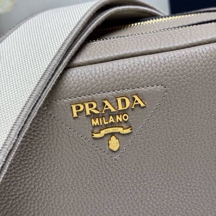 PRADA 1BH082 ダブルストラップ サイズ:22x14.5x8.5cm