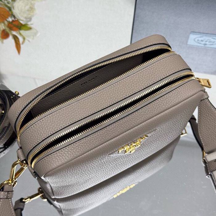 PRADA 1BH082 ダブルストラップ サイズ:22x14.5x8.5cm