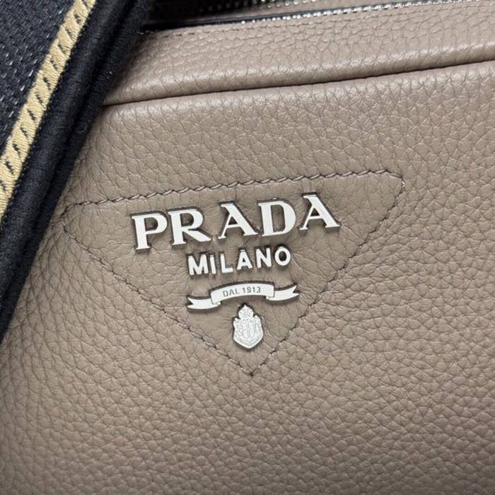 PRADA 1BD082 ダブルストラップ 鹿皮紋牛皮 サイズ:22x14cm