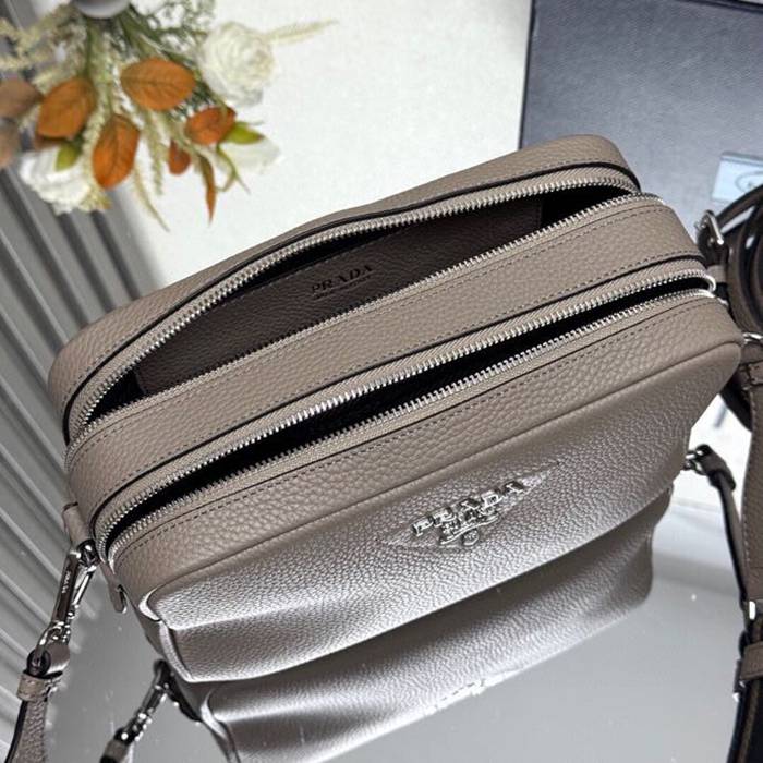 PRADA 1BD082 ダブルストラップ 鹿皮紋牛皮 サイズ:22x14cm