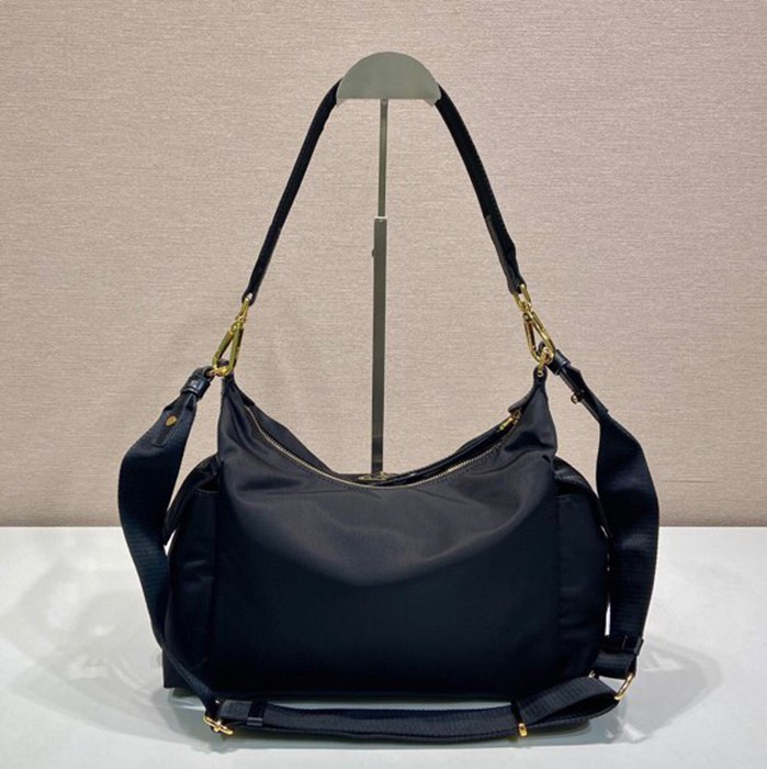 PRADA 1BC264 エクスプロアバッグ サイズ:32x22x11.5cm