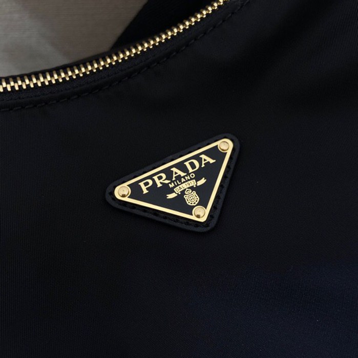 PRADA 1BC264 エクスプロアバッグ サイズ:32x22x11.5cm