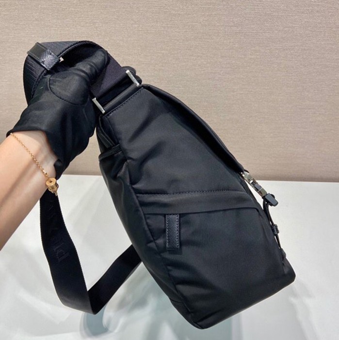 PRADA 2VD052 メッセンジャー 大 サイズ:30x27.5x14.5cm
