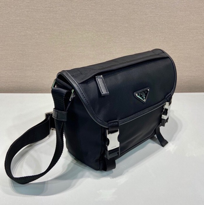PRADA 2VD066 メッセンジャー 小 サイズ:20x19x10cm
