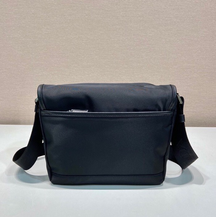 PRADA 2VD066 メッセンジャー 小 サイズ:20x19x10cm