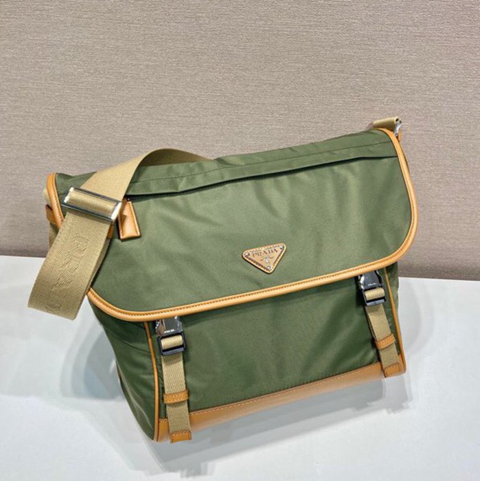 PRADA 2VD052 メッセンジャー 大 オリーブ緑 サイズ:30x27.5x14.5cm