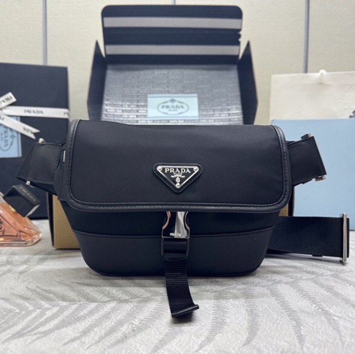 PRADA 2VH176 十字紋ウエストバッグ サイズ:18x15cm