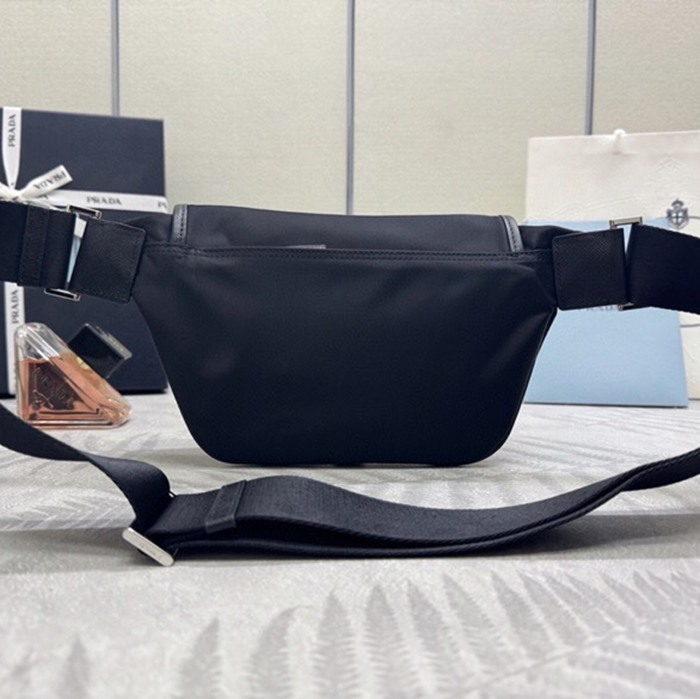 PRADA 2VH176 十字紋ウエストバッグ サイズ:18x15cm