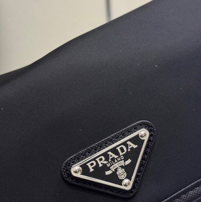 PRADA 2VH176 十字紋ウエストバッグ サイズ:18x15cm