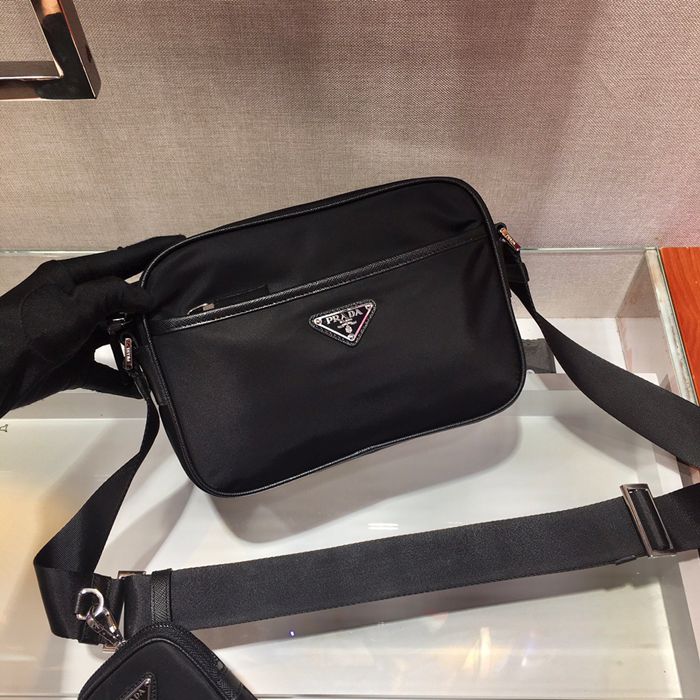 PRADA 新作スマホバッグ サイズ:18x12cm