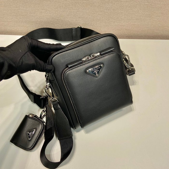 PRADA 新作ブリーフケース サイズ:38x29x10cm
