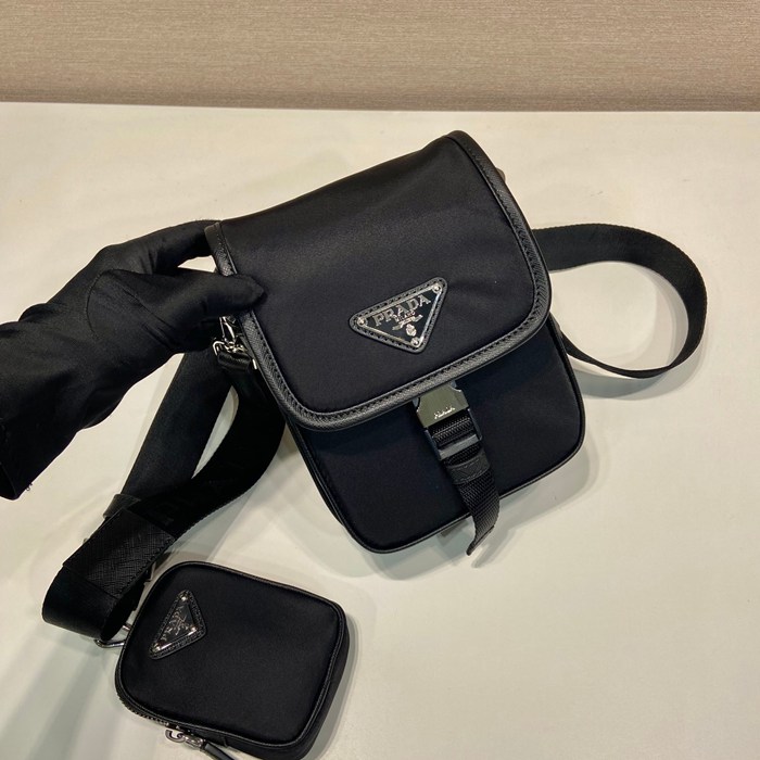 PRADA 2VD043 スマホバッグ サイズ:19x14x5.5cm