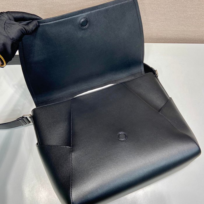 PRADA 2VD068 カーフメッセンジャー 大 サイズ:30x27.5x15cm