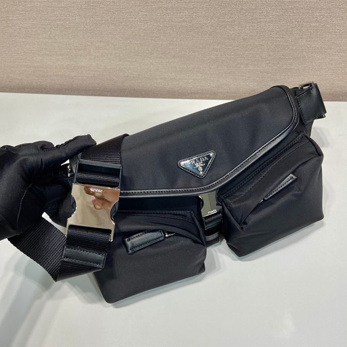 PRADA 2VH174 ナイロン胸バッグウエストバッグ サイズ:24x18x5.5cm