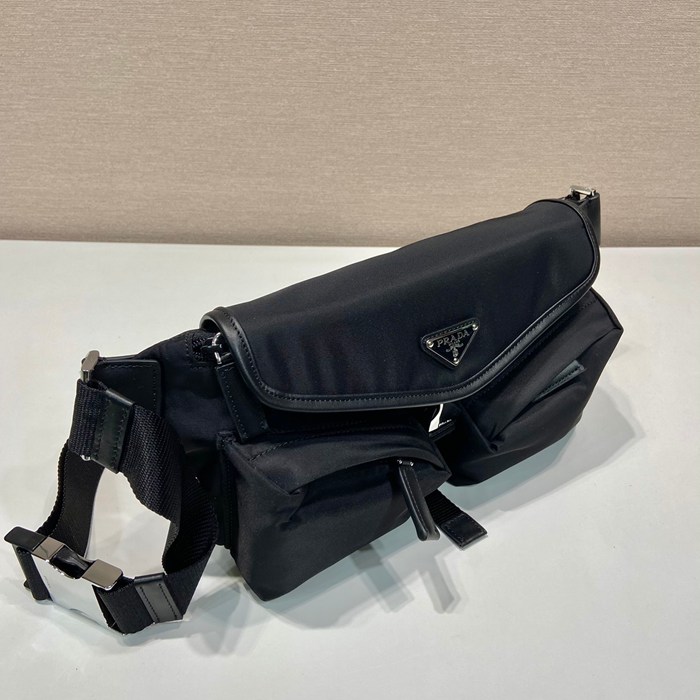 PRADA 2VH174 ナイロン胸バッグウエストバッグ サイズ:24x18x5.5cm