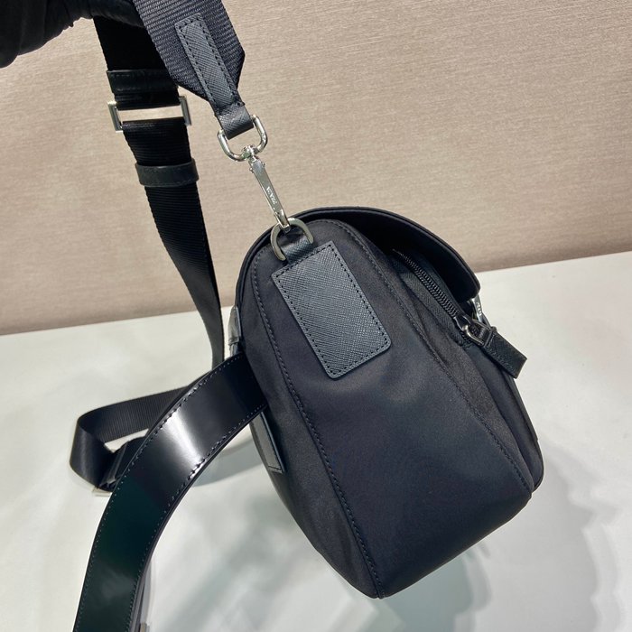 PRADA 2VD071 メッセンジャー ベルト付き サイズ:27x20.5x17cm