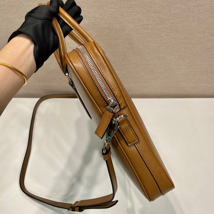 PRADA 2VE0368 超薄ブリーフケース サイズ:37x28x3.5cm