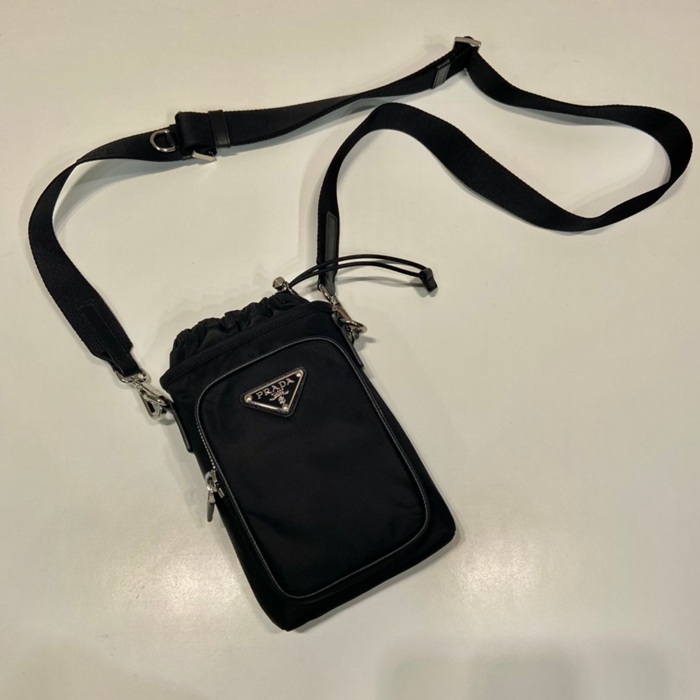 PRADA 2ZH155 スマホケースバッグ サイズ:18x13cm
