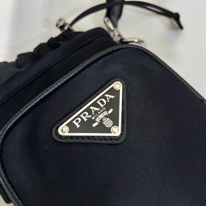PRADA 2ZH155 スマホケースバッグ サイズ:18x13cm
