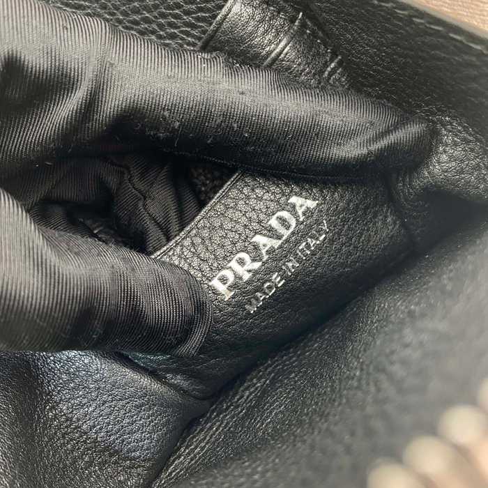 PRADA 2VH195 鹿革スマホバッグ サイズ:18x11.5cm