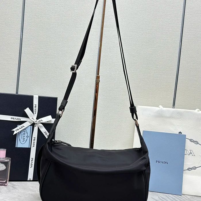 PRADA 2VH994 メッセンジャー 小 サイズ:27x15.5x14cm