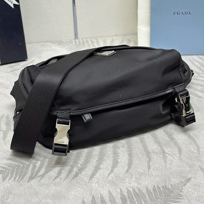 PRADA 2VH994 メッセンジャー 小 サイズ:27x15.5x14cm