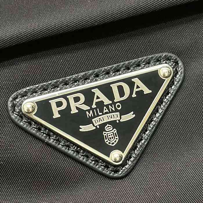 PRADA 2VH994 メッセンジャー 小 サイズ:27x15.5x14cm