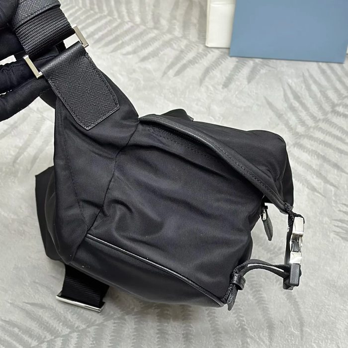PRADA 2VH994 メッセンジャー 小 サイズ:27x15.5x14cm