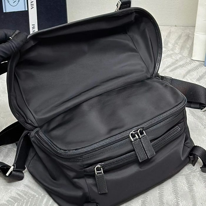 PRADA 2VH994 メッセンジャー 小 サイズ:27x15.5x14cm