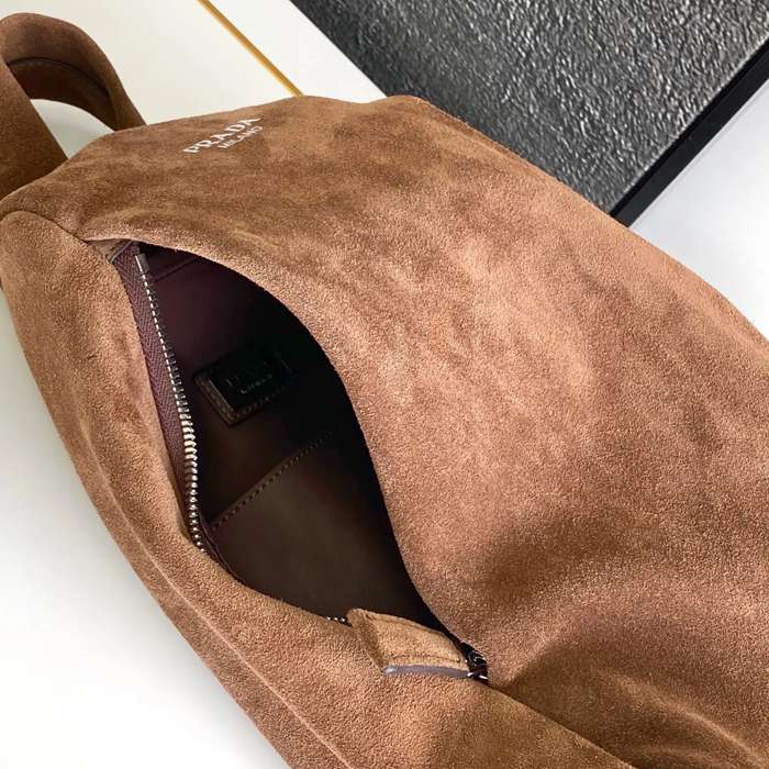 PRADA 2VZ114 スエードレザー胸バッグ サイズ:32x18x11cm