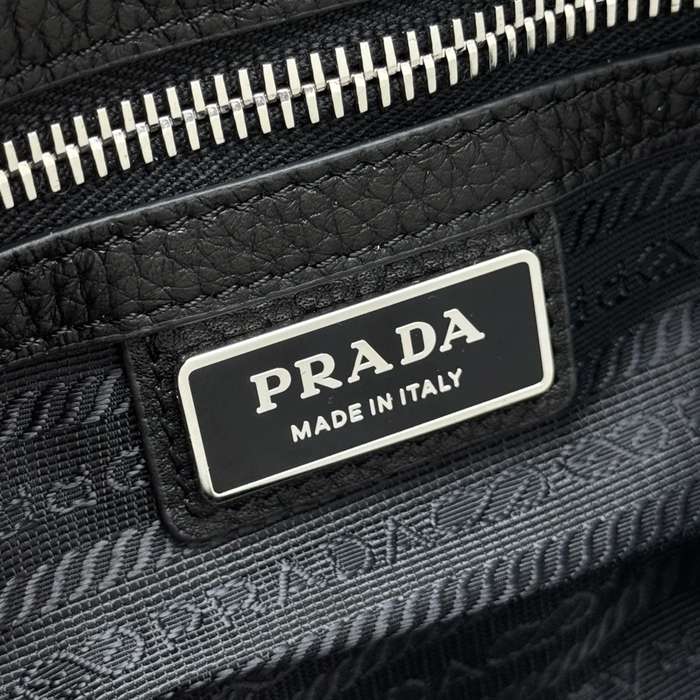 PRADA 2VH184 胸バッグ サイズ:19.5x13.5cm