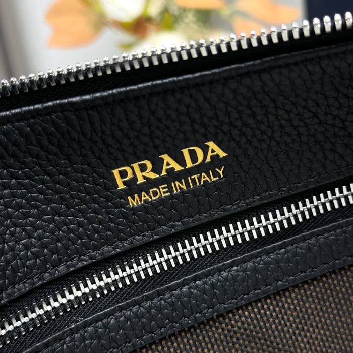 PRADA 2VH177 粒面レザーメッセンジャー サイズ:30x27.5x14cm